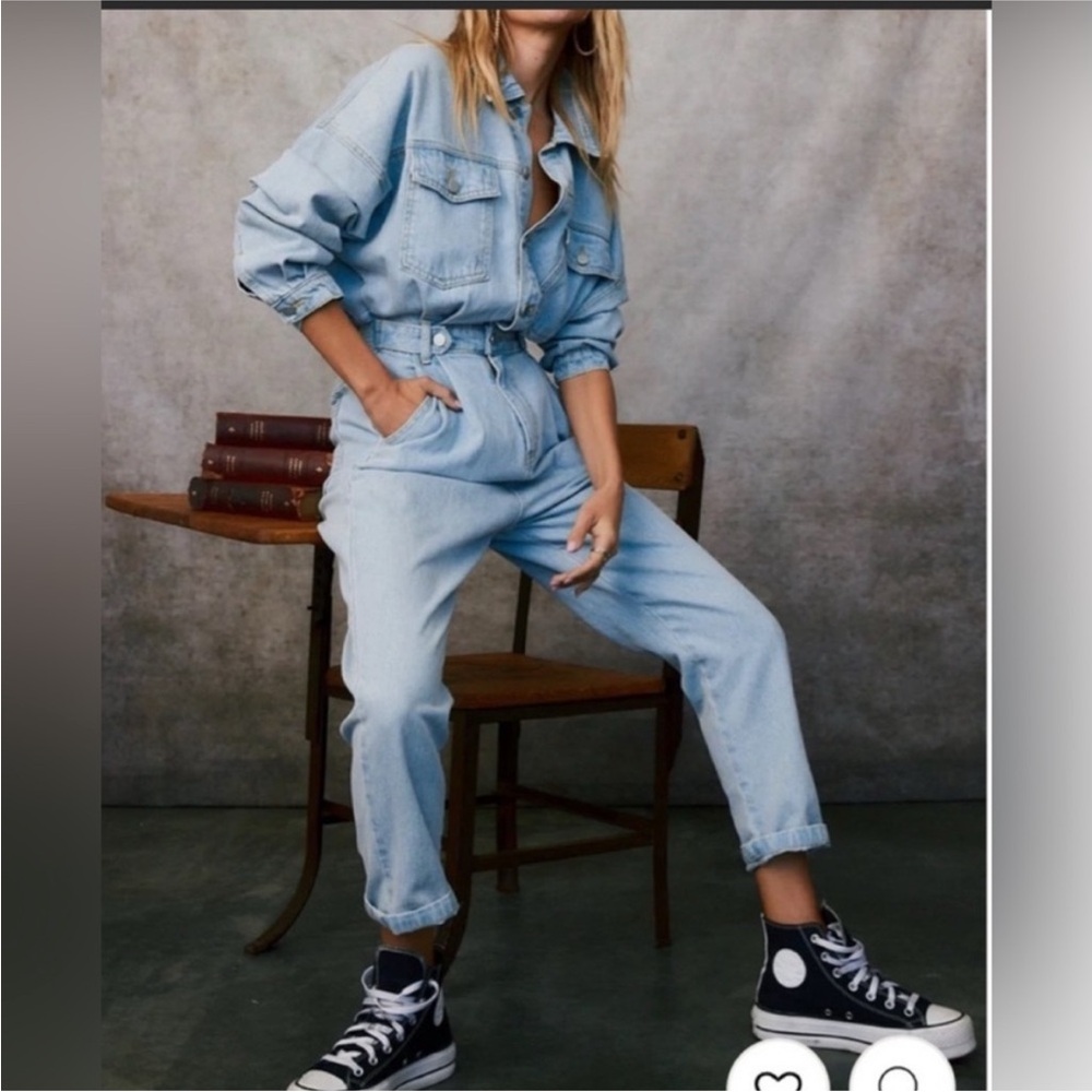 Mabel Light Blue Denim Jean Jumpsuit Long Sleeve Buttons Women’s size medium - Picture 2 of 11